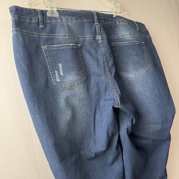 NEW Avenue Women’s Ankle Jeans Blue Plus Sz 26 High Rise Floral Embroidered - Picture 11 of 13